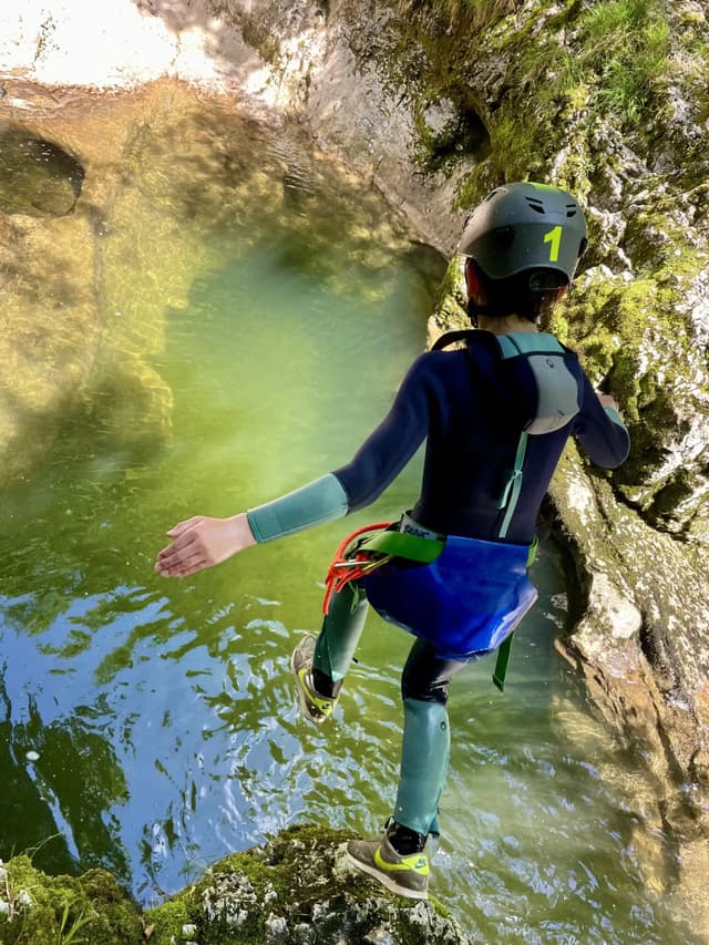 Dés 8 ans dans le canyon Malvaux