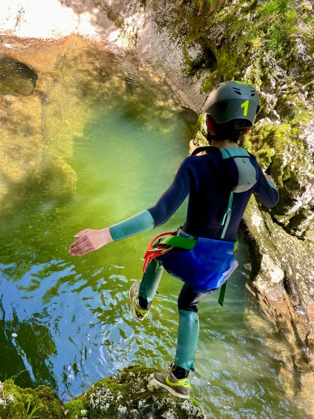 Dés 8 ans dans le canyon Malvaux